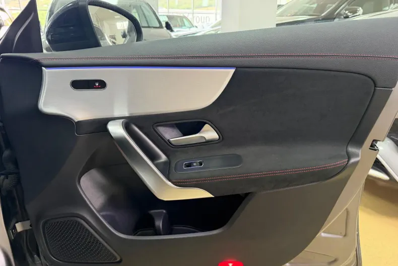 Mercedes-Benz CLA 250 (Clasa CLA) din 2022 cu 145.255 km - oferta MER248790 - foto 17