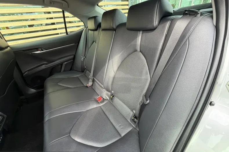 Toyota Camry din 2023 cu 57.428 km - oferta TOY248794 - foto 9