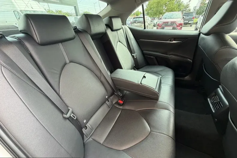 Toyota Camry din 2023 cu 57.428 km - oferta TOY248794 - foto 11