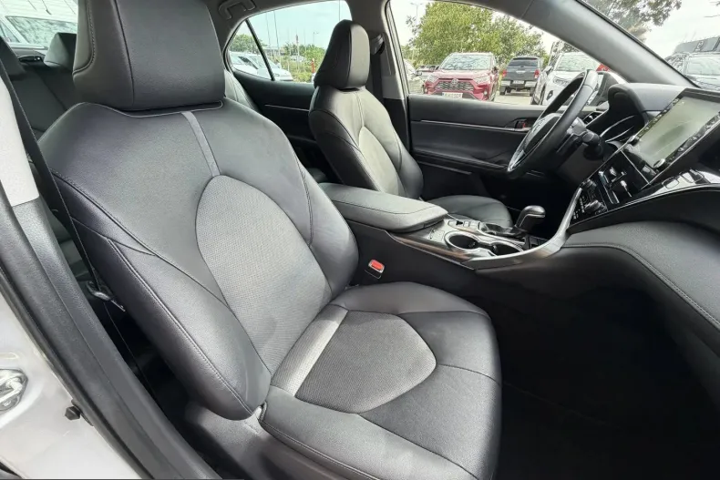 Toyota Camry din 2023 cu 57.428 km - oferta TOY248794 - foto 13