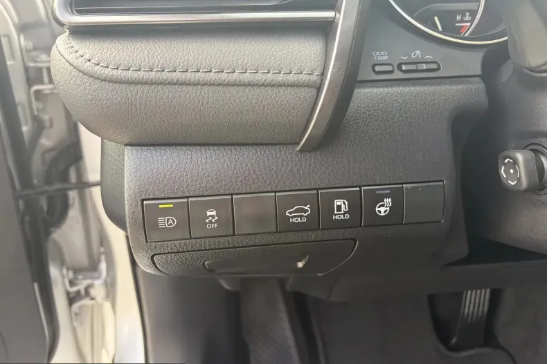 Toyota Camry din 2023 cu 57.428 km - oferta TOY248794 - foto 18