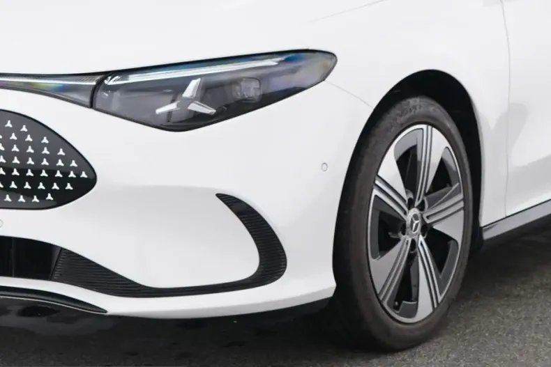 Mercedes-Benz CLA 250 (Clasa CLA) din 2025 cu 19.898 km - oferta MER248825 - foto 3