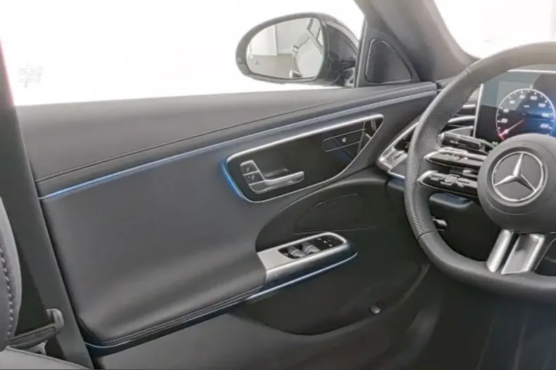Mercedes-Benz E 220 (Clasa E) din 2025 cu 25.145 km - oferta MER248827 - foto 8