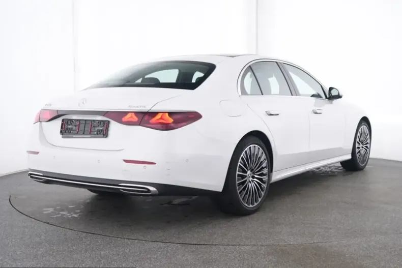 Mercedes-Benz E 450 (Clasa E) din 2025 cu 9.657 km - oferta MER248841 - foto 4