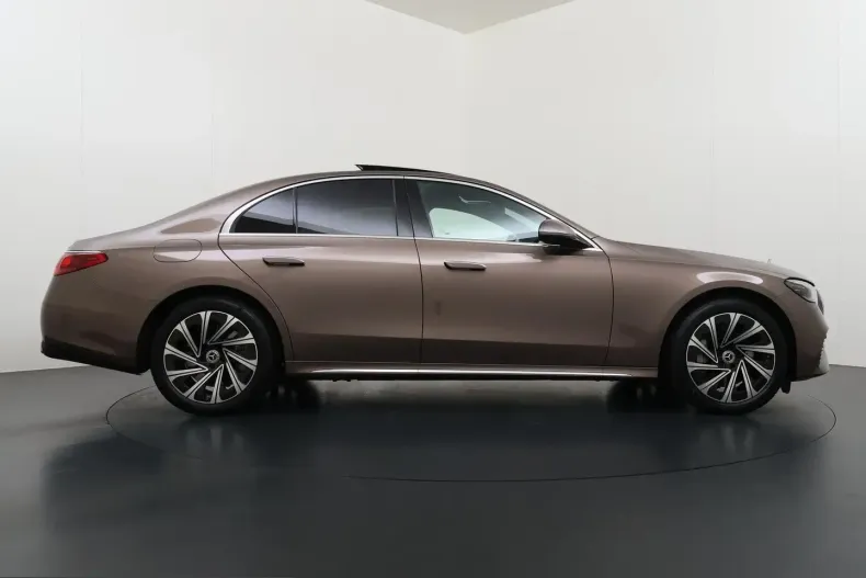 Mercedes-Benz E 300 (Clasa E) din 2025 cu 2.062 km - oferta MER248842 - foto 4