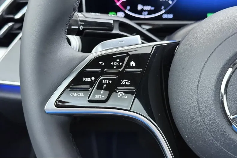 Mercedes-Benz E 300 (Clasa E) din 2025 cu 2.062 km - oferta MER248842 - foto 33