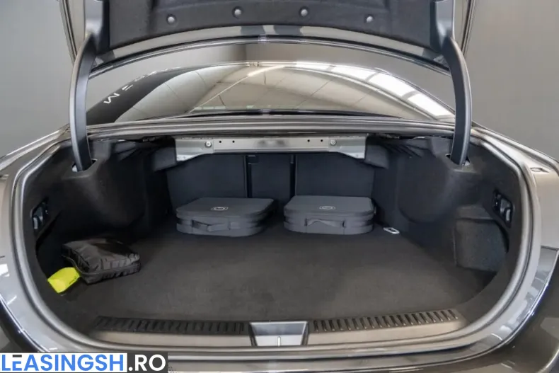 Mercedes-Benz E 400 (Clasa E) din 2025 cu 30.711 km - oferta MER248844 - foto 13
