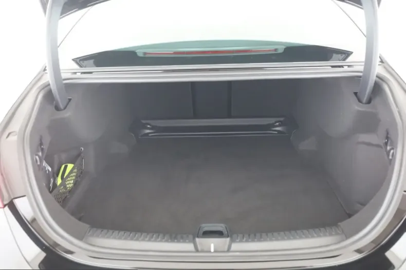 Mercedes-Benz E 220 (Clasa E) din 2025 cu 12.500 km - oferta MER248846 - foto 17