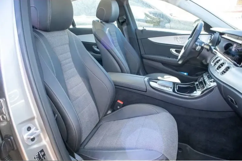 Mercedes-Benz E 200 (Clasa E) din 2023 cu 19.850 km - oferta MER248849 - foto 5