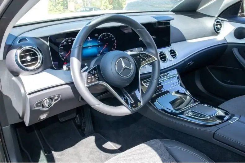 Mercedes-Benz E 200 (Clasa E) din 2023 cu 19.850 km - oferta MER248849 - foto 7