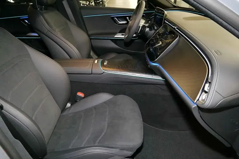 Mercedes-Benz E 450 (Clasa E) din 2025 cu 7.184 km - oferta MER248850 - foto 6