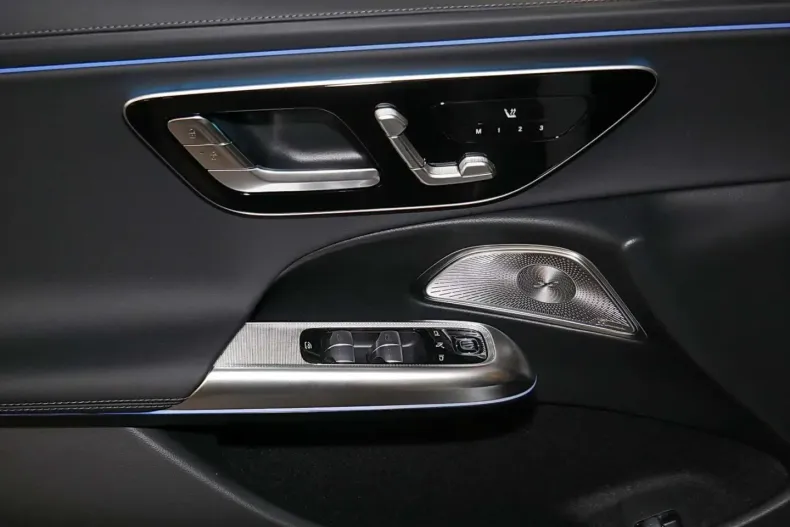 Mercedes-Benz E 450 (Clasa E) din 2025 cu 7.184 km - oferta MER248850 - foto 10