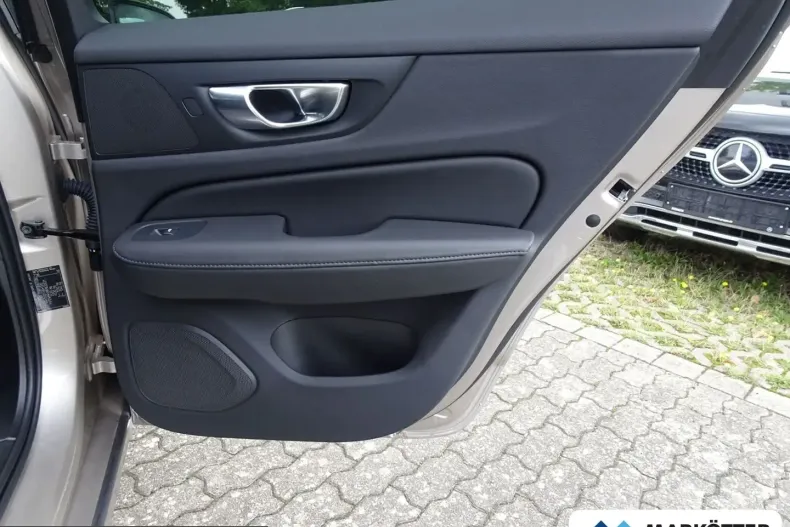 Volvo V60 din 2024 cu 14.600 km - oferta VOL248853 - foto 12