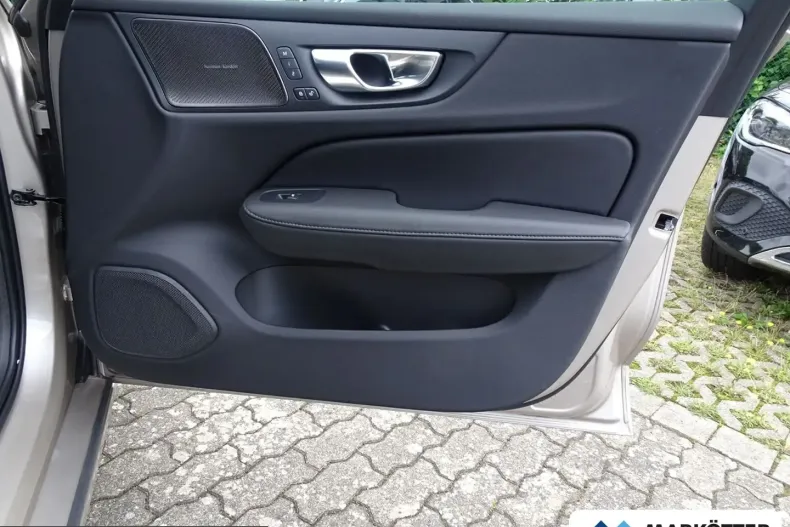Volvo V60 din 2024 cu 14.600 km - oferta VOL248853 - foto 19