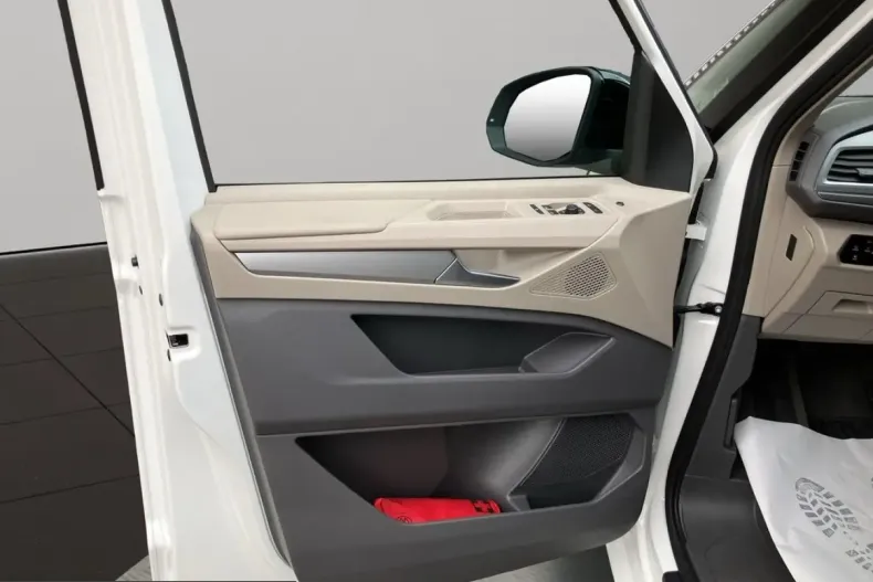 Volkswagen T7 California din 2025 cu 11.600 km - oferta VOL248854 - foto 9