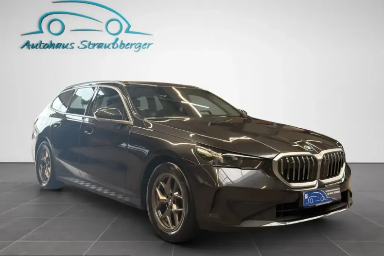 BMW 520 (Seria 5) din 2024 cu 74.900 km - oferta BMW248856 - foto 1
