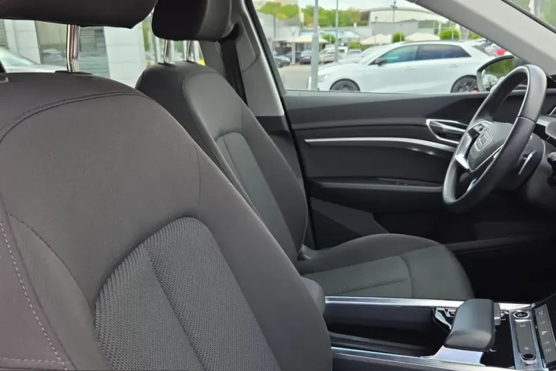 Audi Q8 e-tron din 2023 cu 84.946 km - oferta AUD248858 - foto 17