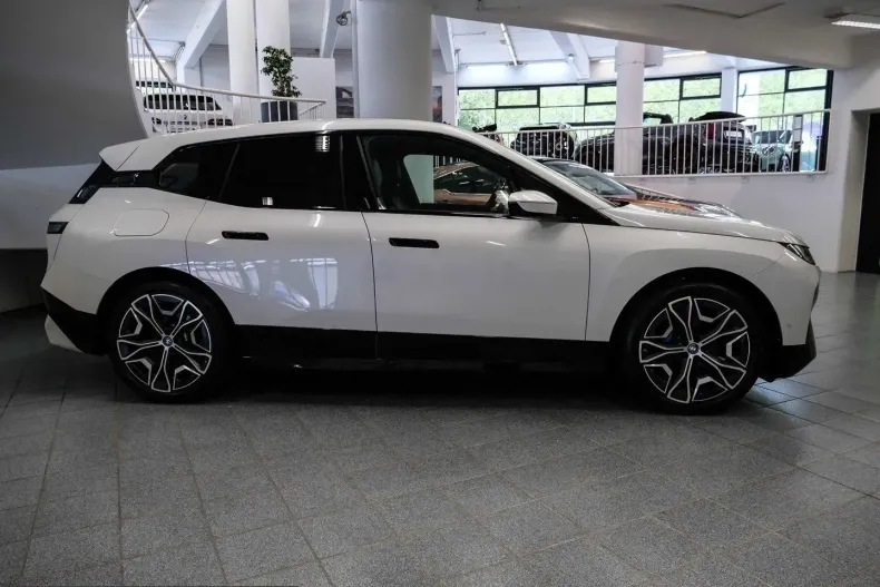 BMW iX din 2023 cu 69.662 km - oferta BMW248879 - foto 4