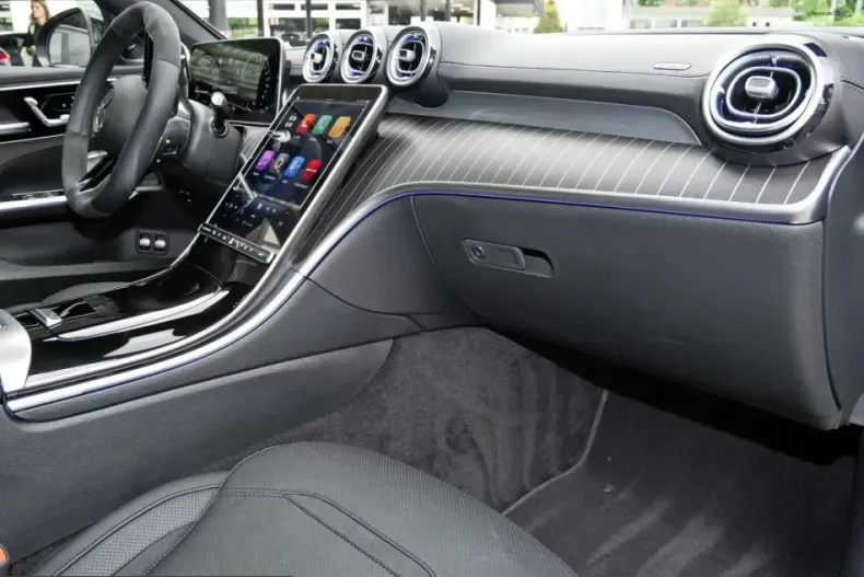 Mercedes-Benz C 63 AMG (Clasa C) din 2025 cu 4.950 km - oferta MER248880 - foto 8