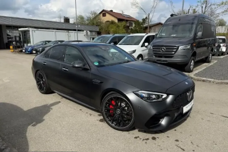 Mercedes-Benz C 63 AMG (Clasa C) din 2025 cu 5.000 km - oferta MER248881 - foto 3