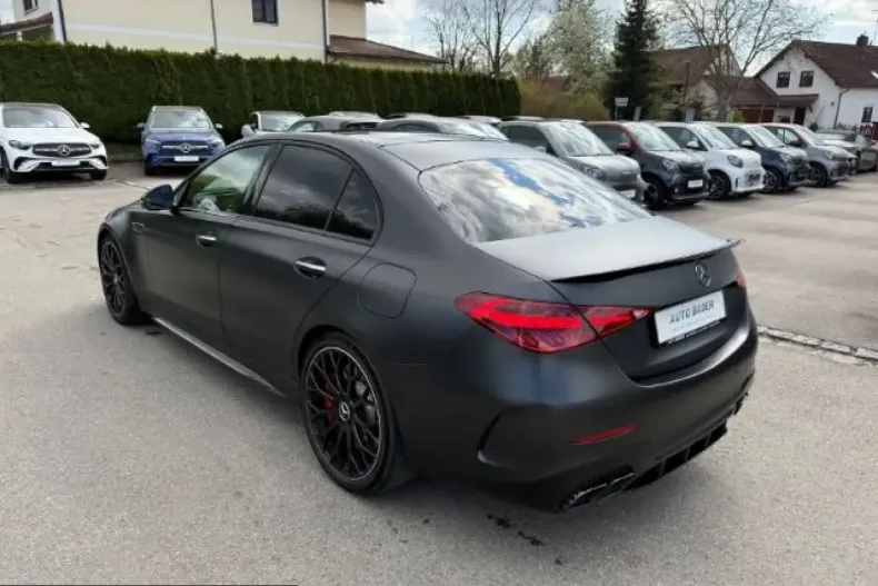 Mercedes-Benz C 63 AMG (Clasa C) din 2025 cu 5.000 km - oferta MER248881 - foto 5