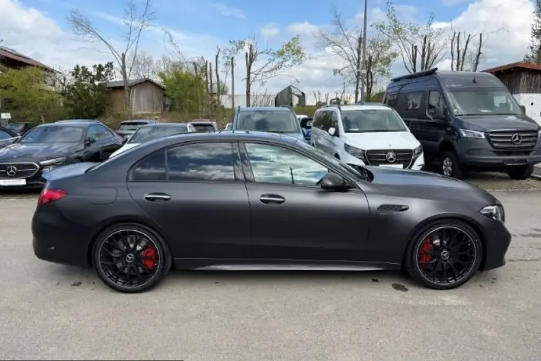 Mercedes-Benz C 63 AMG (Clasa C) din 2025 cu 5.000 km - oferta MER248881 - foto 6