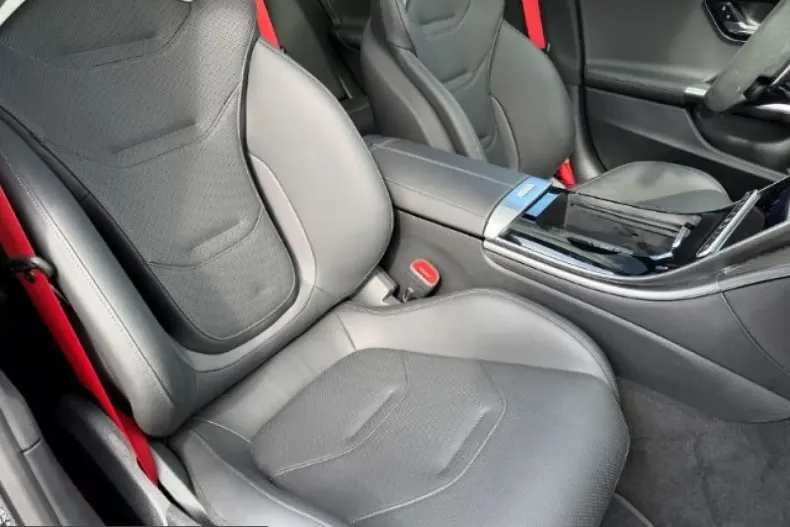 Mercedes-Benz C 63 AMG (Clasa C) din 2025 cu 5.000 km - oferta MER248881 - foto 14