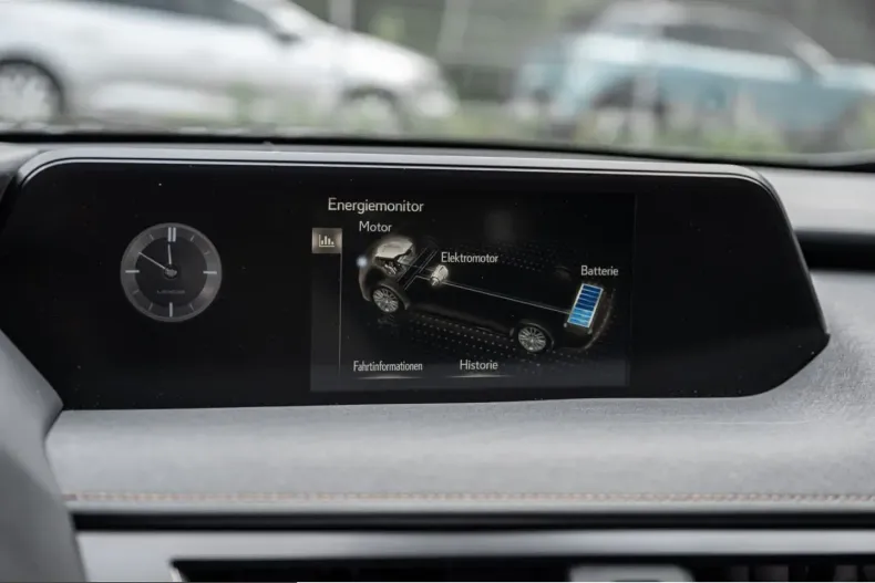 Lexus UX din 2023 cu 18.750 km - oferta LEX248911 - foto 17