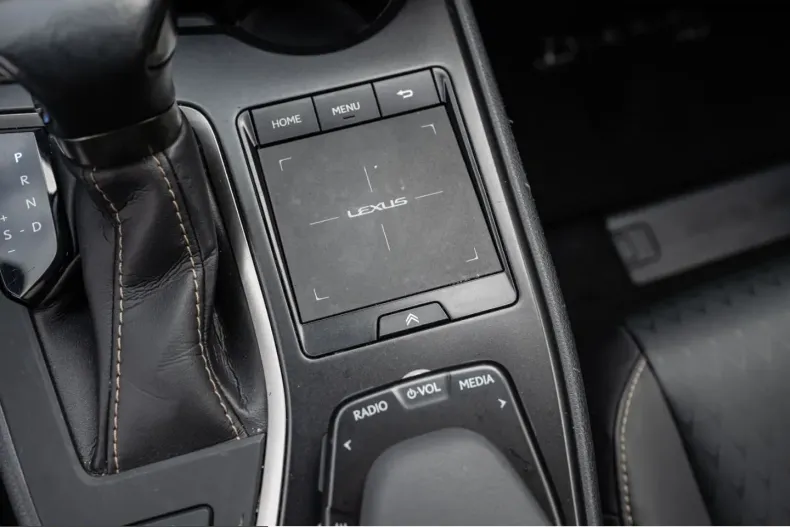 Lexus UX din 2023 cu 18.750 km - oferta LEX248911 - foto 24
