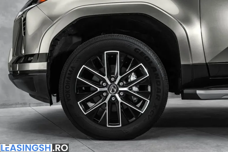Lexus GX 550 din 2024 cu 13.550 km - oferta LEX248912 - foto 7