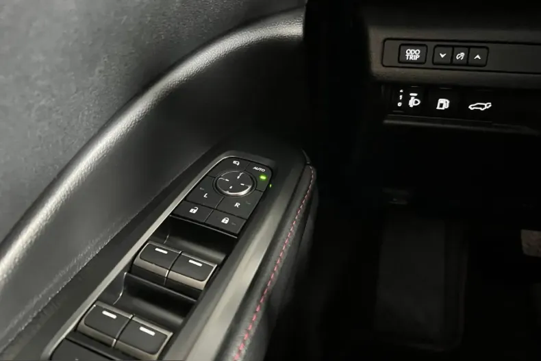 Lexus LBX din 2025 cu 18.799 km - oferta LEX248913 - foto 22
