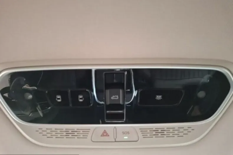Maxus Mifa 9 din 2024 cu 7.500 km - oferta MAX248922 - foto 11
