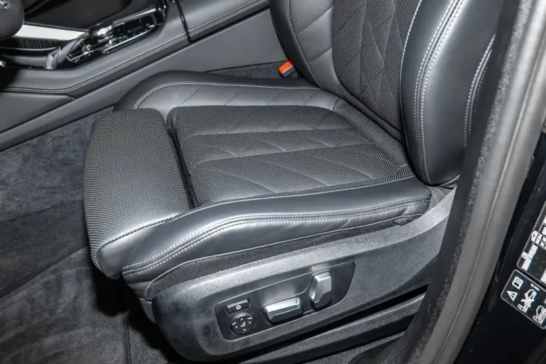 BMW X6 (Seria X) din 2025 cu 8.000 km - oferta BMW248946 - foto 8