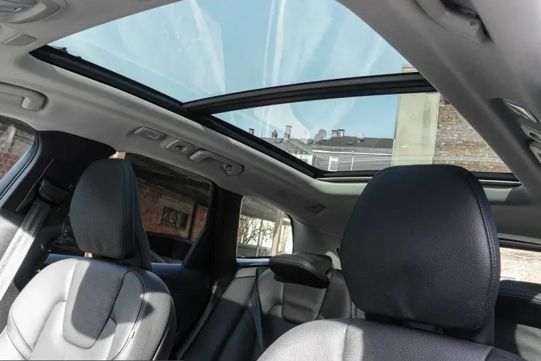 Volvo XC60 din 2024 cu 20.049 km - oferta VOL248957 - foto 4