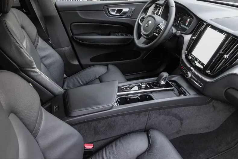 Volvo XC60 din 2024 cu 20.049 km - oferta VOL248957 - foto 5