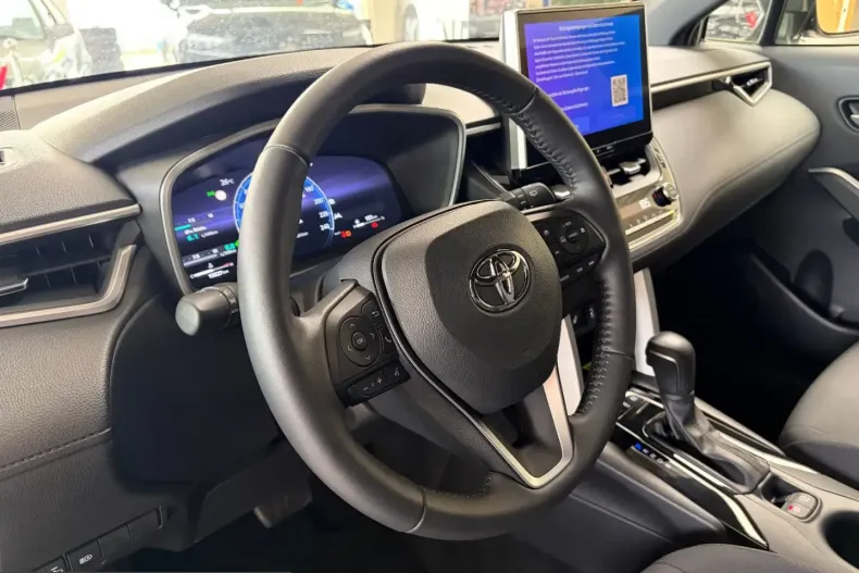 Toyota Corolla Cross din 2024 cu 15.500 km - oferta TOY248959 - foto 16