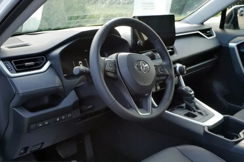 Toyota RAV4 din 2025 cu 13.890 km - oferta TOY248961 - foto 13