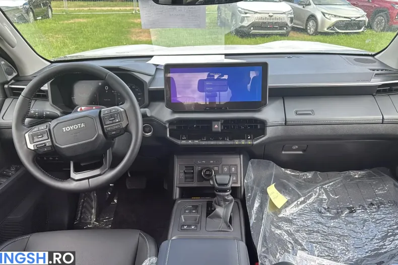 Toyota Hilux din 2026 cu 10 km - oferta TOY248975 - foto 2