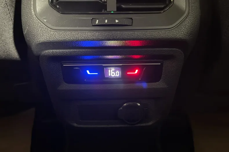 Volkswagen Tiguan din 2022 cu 52.016 km - oferta VOL248980 - foto 19