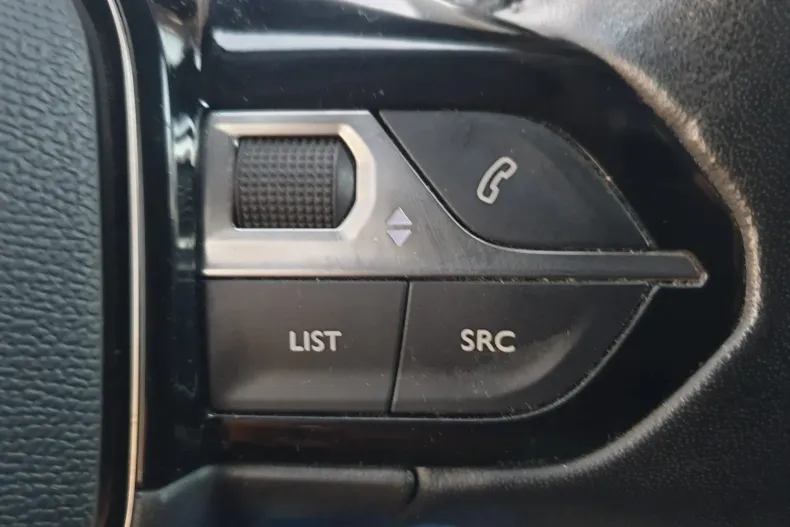 Peugeot 2008 din 2020 cu 89.575 km - oferta PEU249003 - foto 30