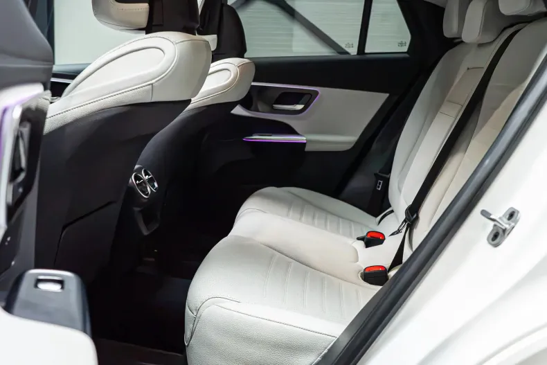 Mercedes-Benz GLC 300 (Clasa GLC) din 2024 cu 48.200 km - oferta MER249020 - foto 16