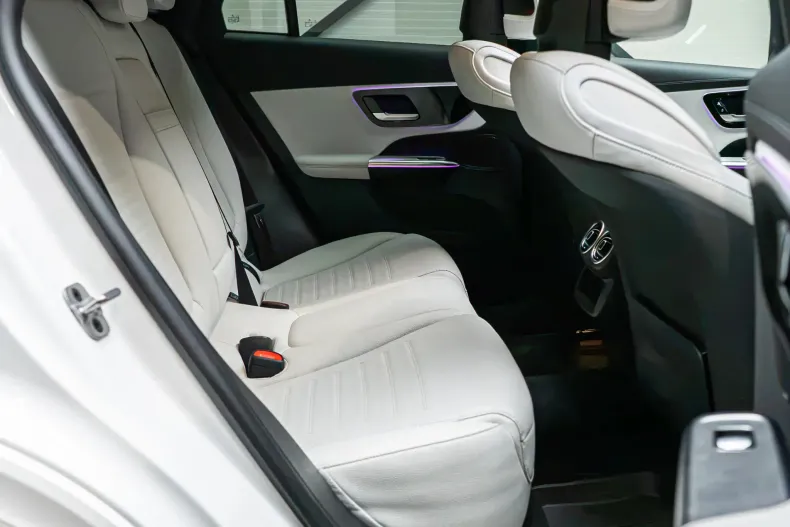 Mercedes-Benz GLC 300 (Clasa GLC) din 2024 cu 48.200 km - oferta MER249020 - foto 18