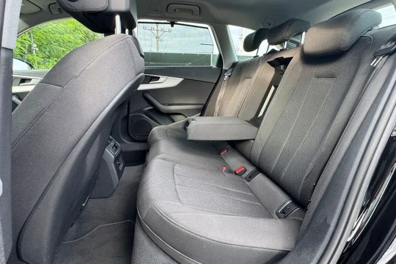 Audi A4 din 2023 cu 74.400 km - oferta AUD249025 - foto 30