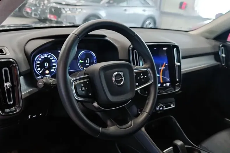Volvo XC40 din 2021 cu 142.545 km - oferta VOL249032 - foto 6