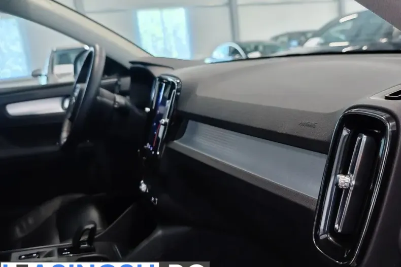 Volvo XC40 din 2021 cu 142.545 km - oferta VOL249032 - foto 7