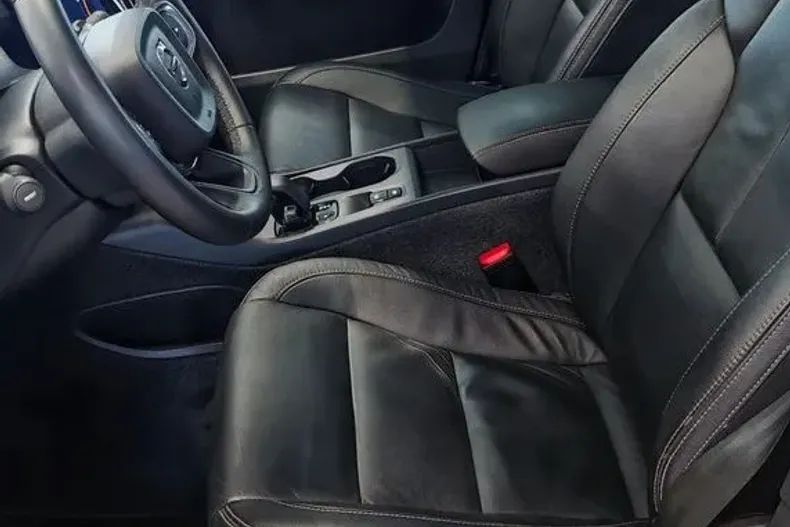 Volvo XC40 din 2021 cu 142.545 km - oferta VOL249032 - foto 8