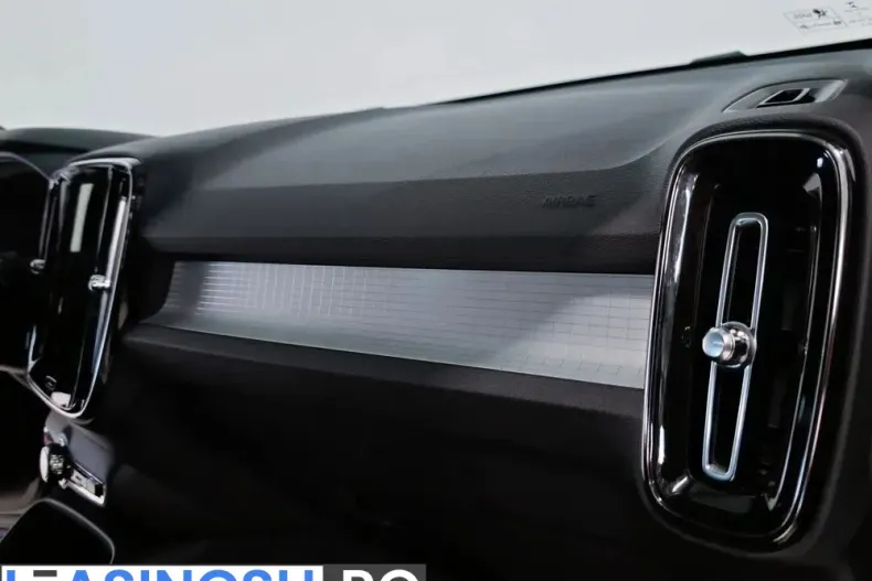 Volvo XC40 din 2021 cu 142.545 km - oferta VOL249032 - foto 13