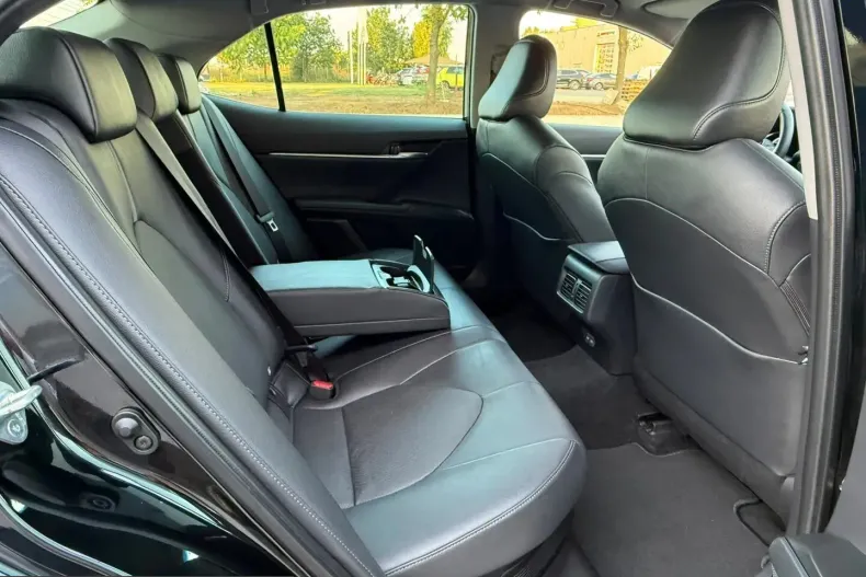 Toyota Camry din 2023 cu 40.656 km - oferta TOY249051 - foto 17