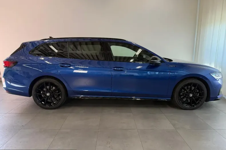 Skoda Superb din 2025 cu 22.461 km - oferta SKO249057 - foto 4