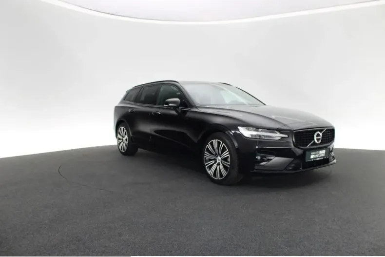 Volvo V60 din 2025 cu 15.614 km - oferta VOL249063 - foto 1
